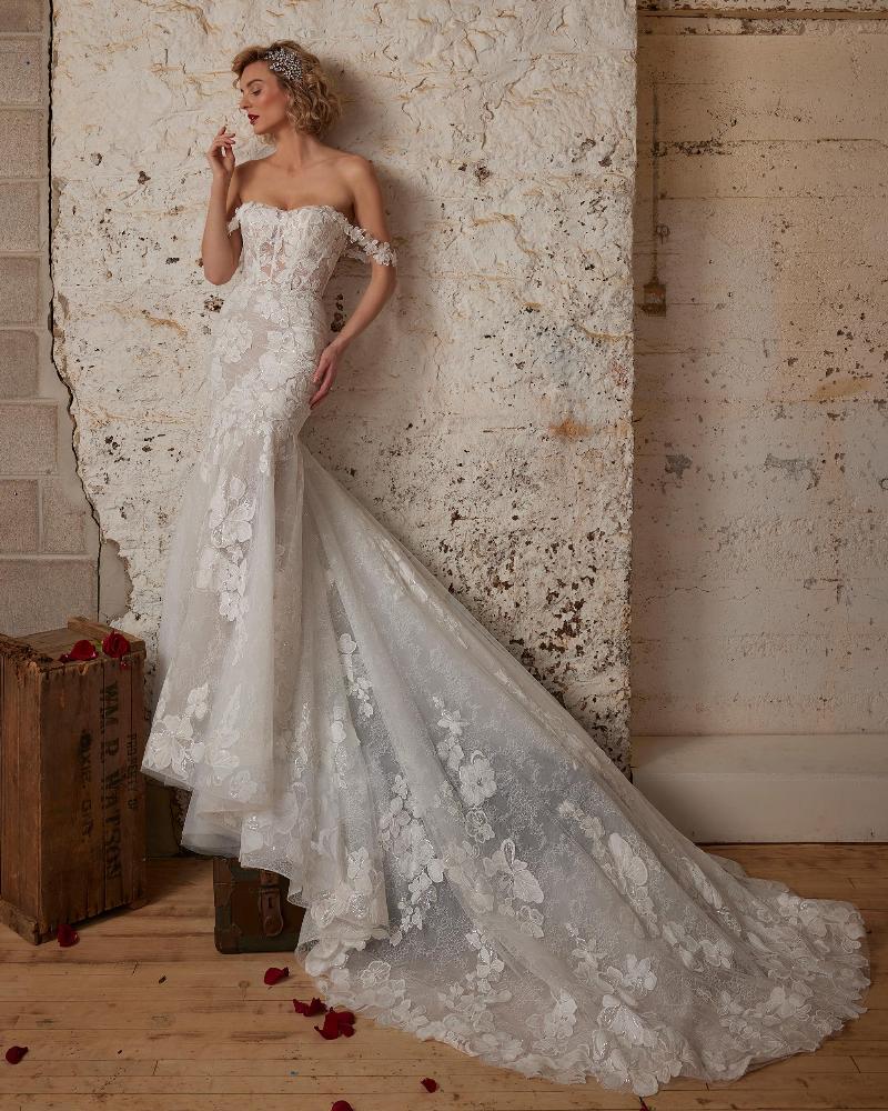 123233 sexy wedding dress with lace and strapless dip neckline3